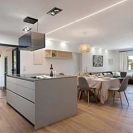 Hotel Volentina 4*